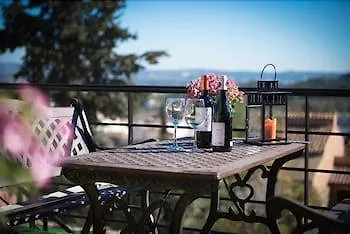 Country house La Olivera Rural Con Piscina Jacuzzi Sauna Y Suites Con Banera Hidro