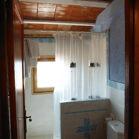 Country house La Olivera Rural Con Piscina Jacuzzi Sauna Y Suites Con Banera Hidro Albinyana