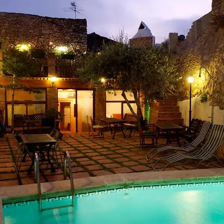Country house La Olivera Rural Con Piscina Jacuzzi Sauna Y Suites Con Banera Hidro