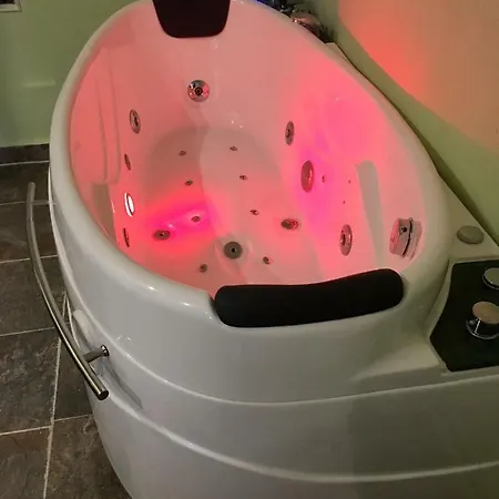 La Olivera Rural Con Piscina Jacuzzi Sauna Y Suites Con Bañera Hidro Albinyana